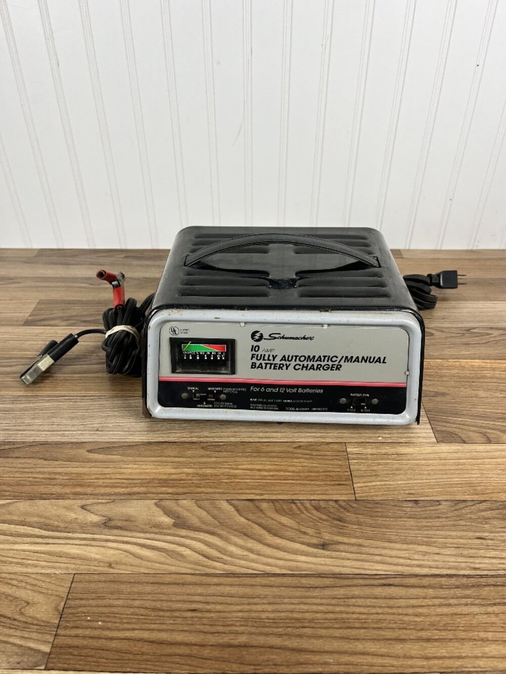 Schumacher 10 Amp 6 & 12 Volt Battery Charger Automatic SE-40MAP Deep Cycle